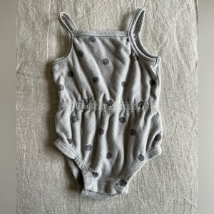 QUINCY MAE Terry Cinch Romper - Gray Polka Dot